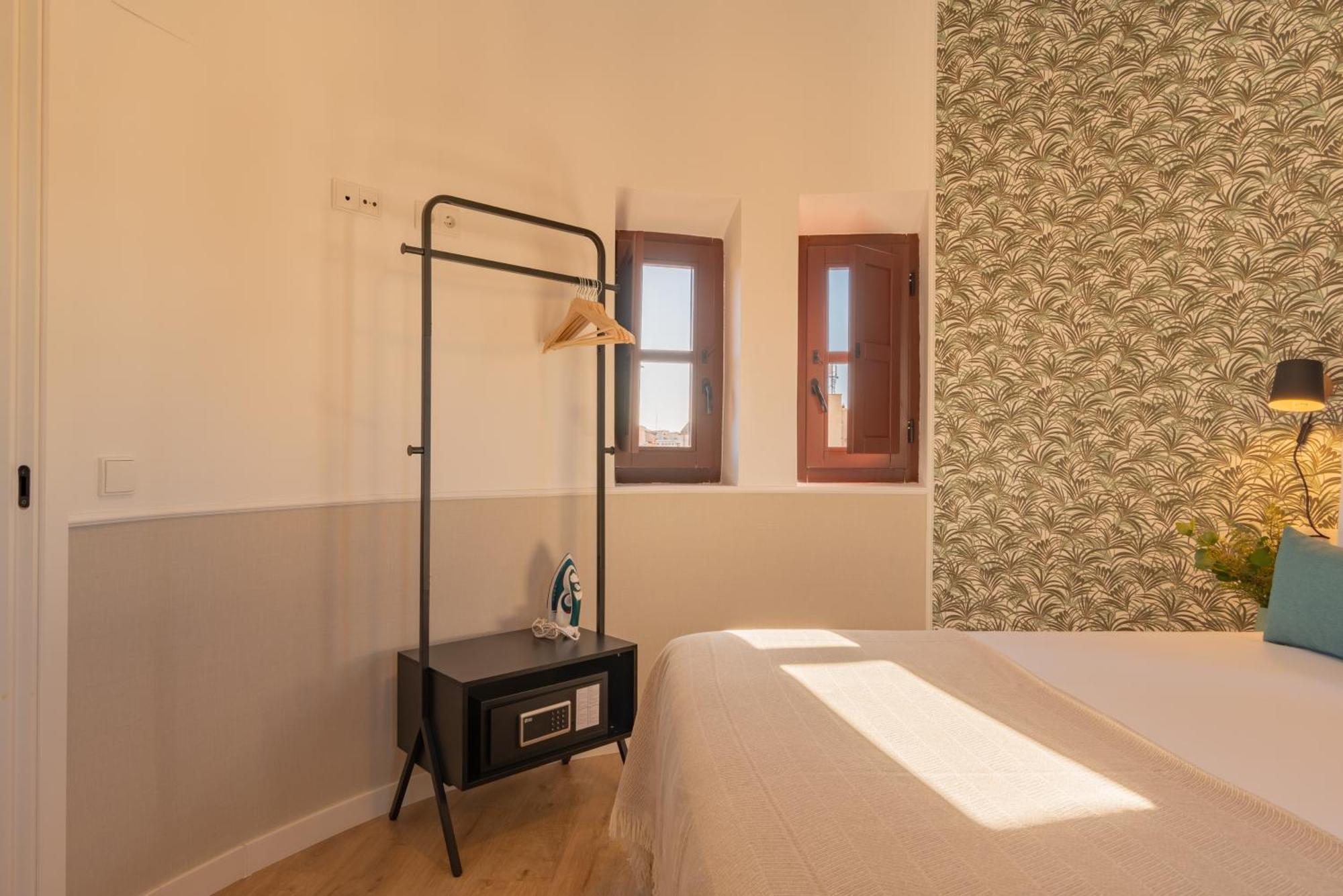 Feelathome Atarazanas Apartments Malaga Exterior photo